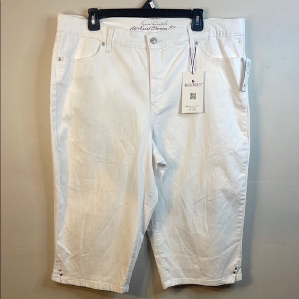 Gloria Vanderbilt Slimming Effect Women’s White Capri Size 18 #130